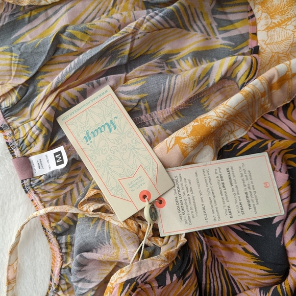 Maaji Crop Top Sleeveless Azahar Clouds Palm Floral Print Swing Style M NWT - Picture 15 of 16
